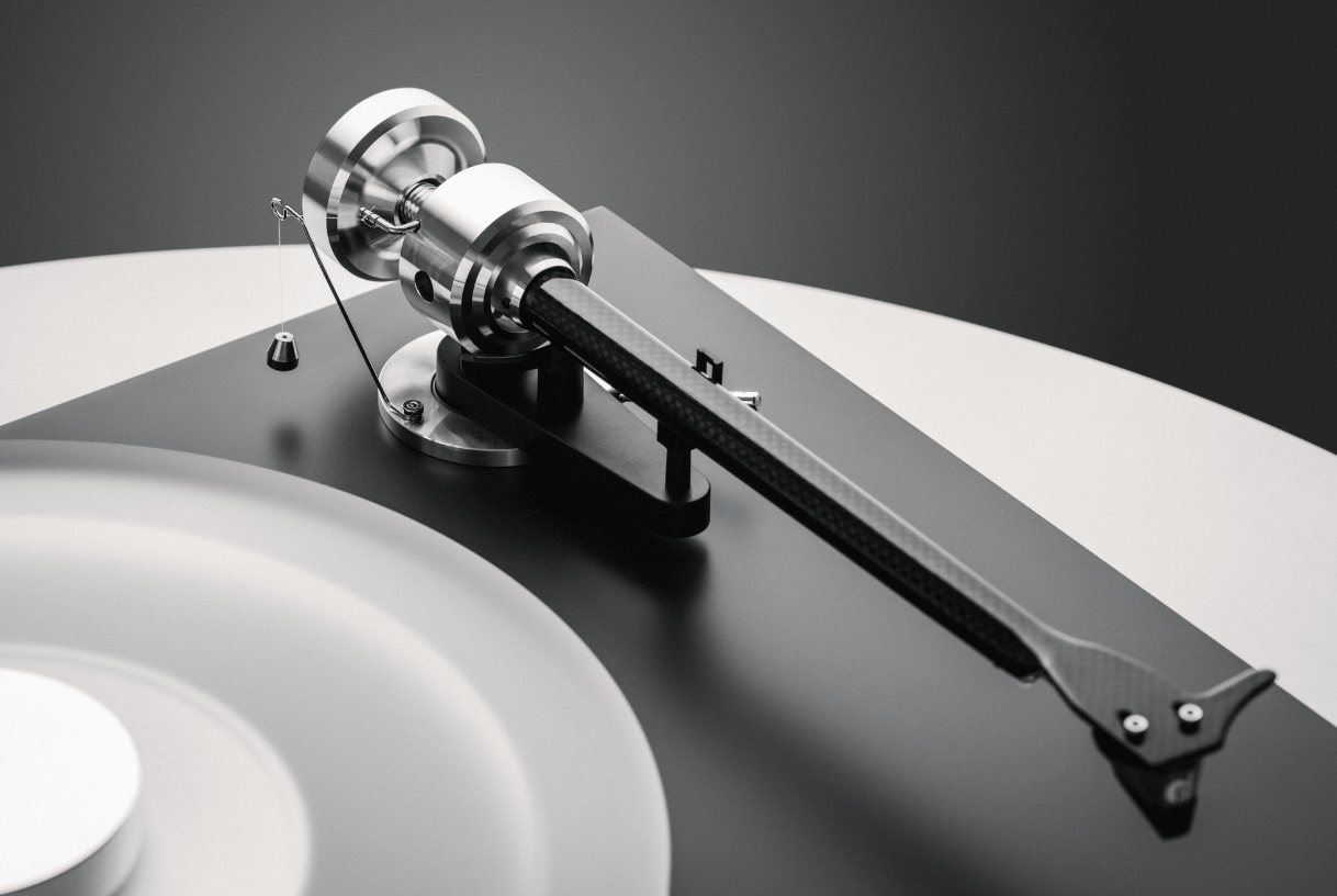 ProJect Debut Reference 10 Turntable with Pick it PRO B Cartridge tonearm closeup
