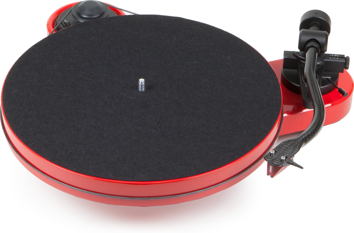 ProJect RPM 1 Carbon Turntable with Ortofon 2M Red | Vinyl Revival