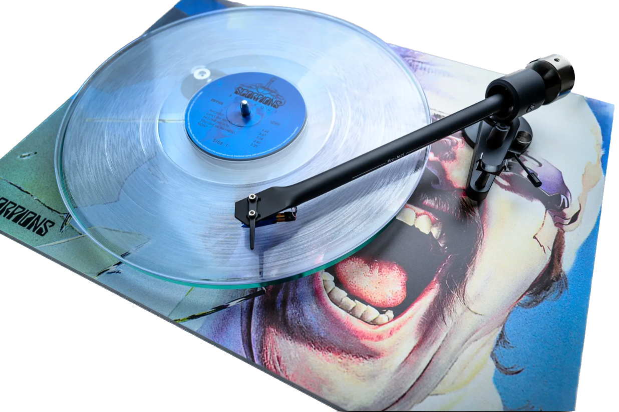 ProJect Scorpions Limited Edition Turntable with Pick It 25A Cartridge, Angled image