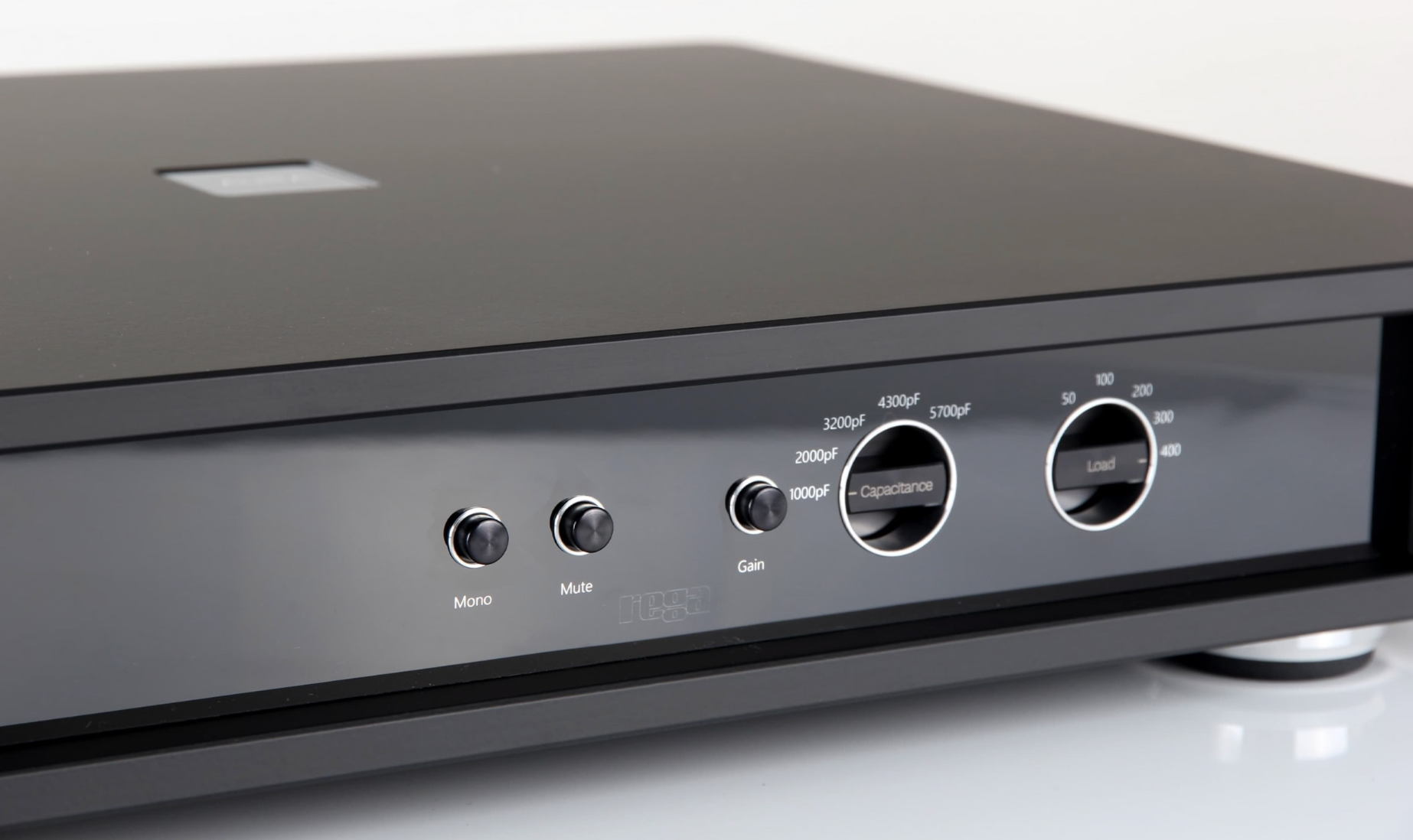 Rega Aura MC Phono Stage, up close