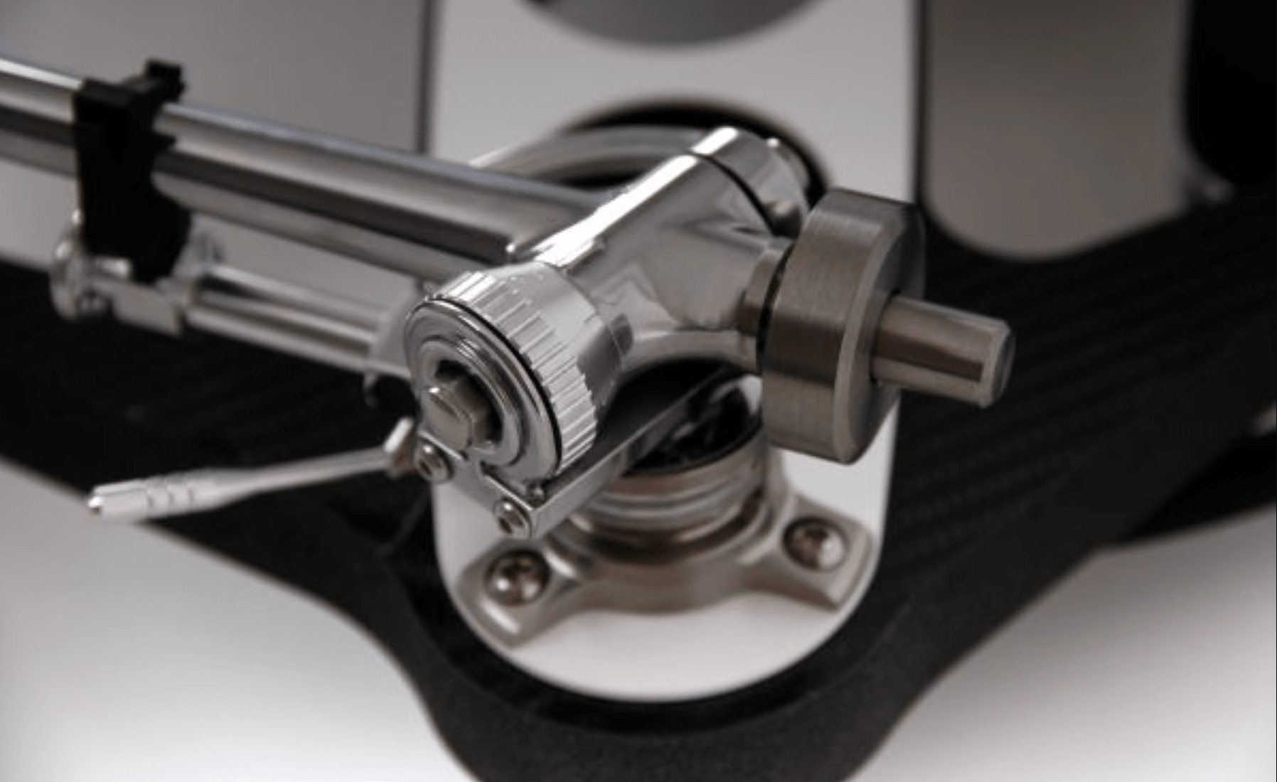 Rega RB Titanium Tonearm, closeup