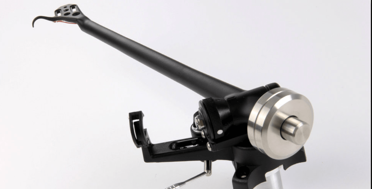 Rega RB880 Tonearm, closeup