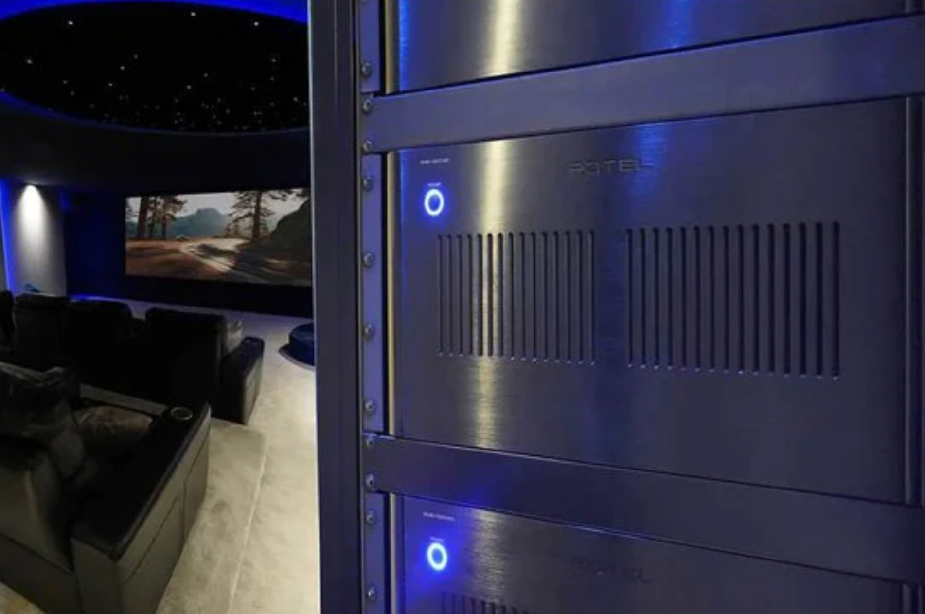 Rotel RMB-1585MKII Multi-Channel Power Amplifier. Room image