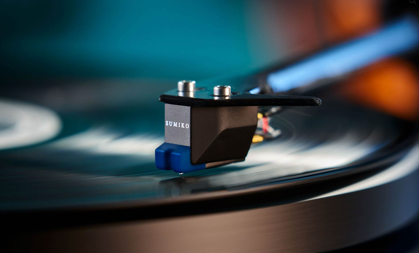 Sumiko RS-Wellfleet Stylus, mounted on Sumiko Wellfleet Cartridge, in use