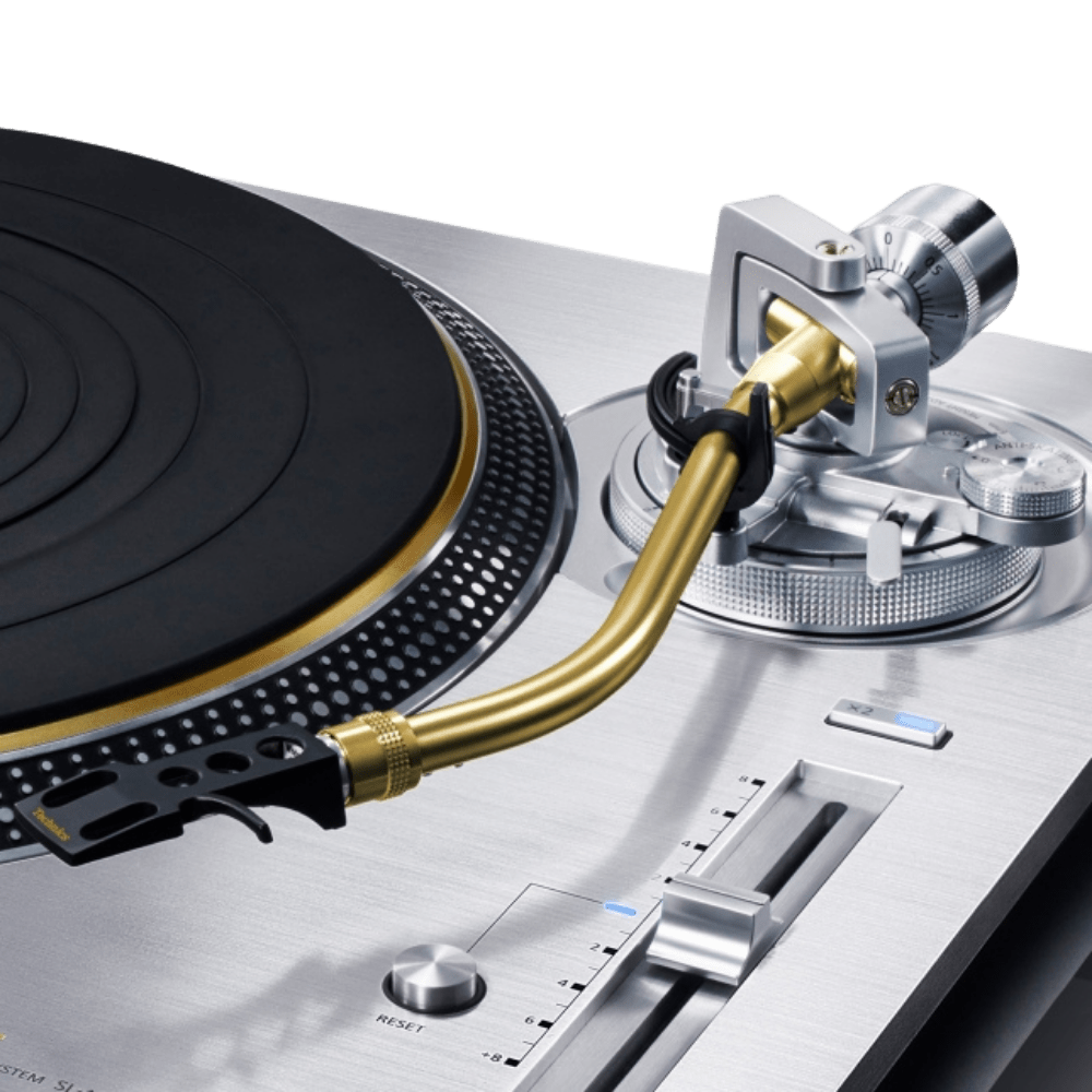 Technics SL-1200GME Grand Class Master Edition Direct Drive Turntable.  Closeup of tonearm 