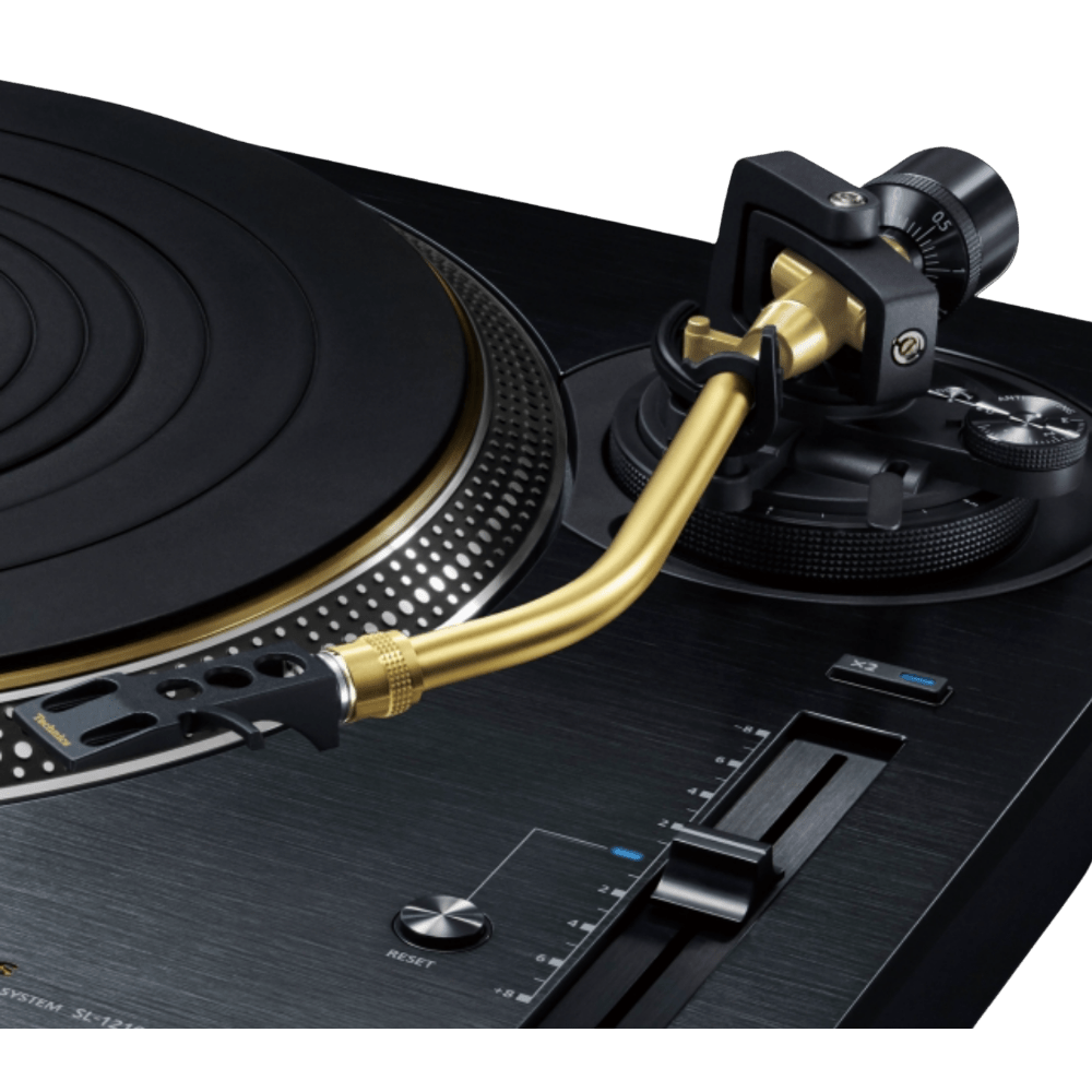 Technics SL-1210GME Grand Class Master Edition Direct Drive Turntable, tonearm and controls