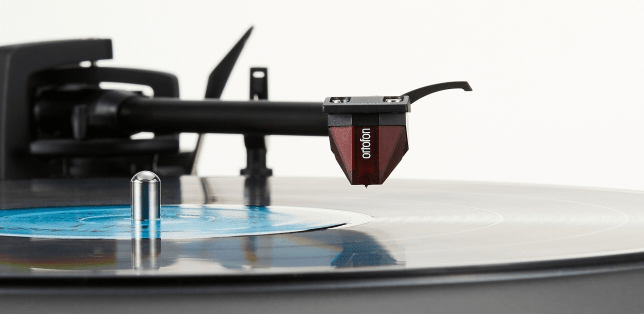 Technics SL-1500CS Delta Sigma Premium Class Direct Drive Turntable with auto tonearm shown