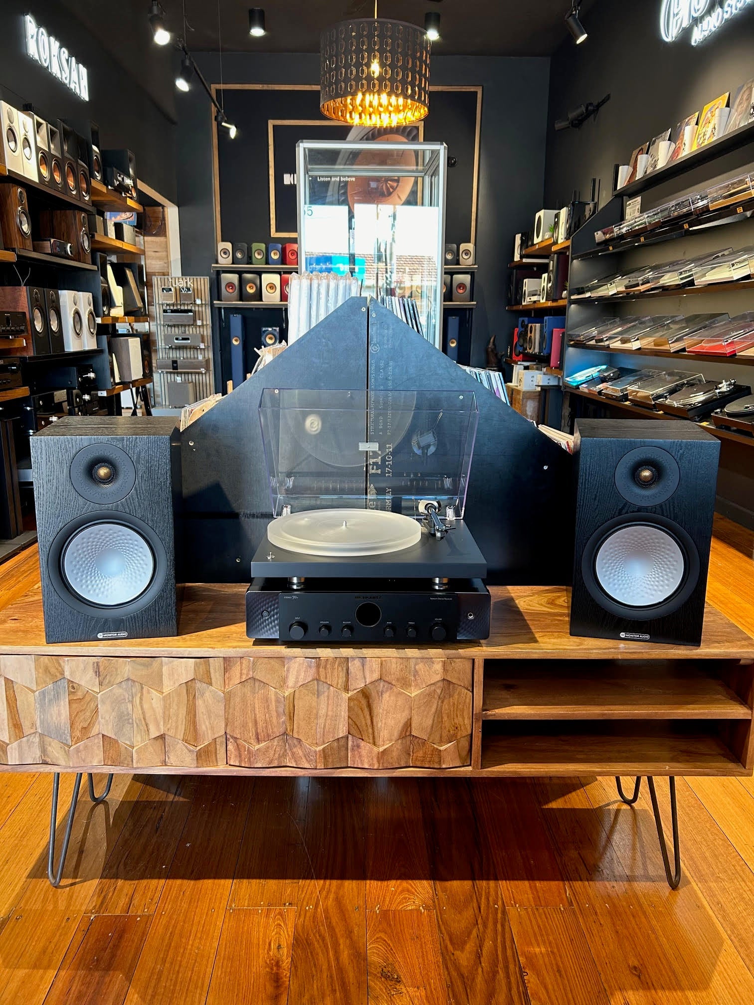 The Mojo JoJo Turntable PackAudio BundlesComboVinyl Revival