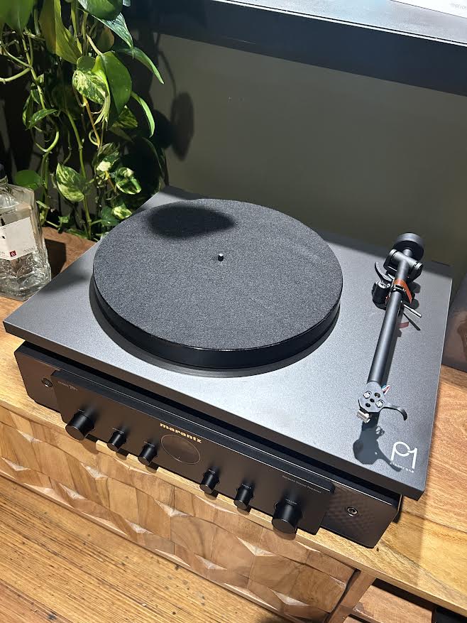 The Roku Star Turntable PackAudio BundlesComboVinyl Revival