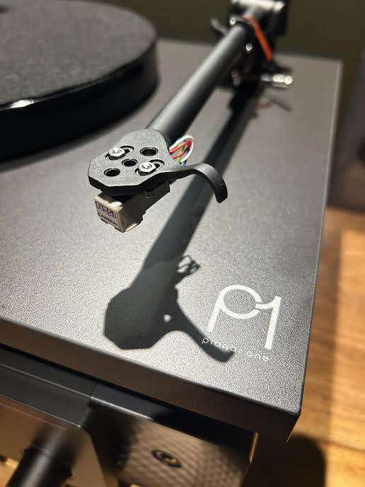 The Roku Star Turntable PackAudio BundlesComboVinyl Revival