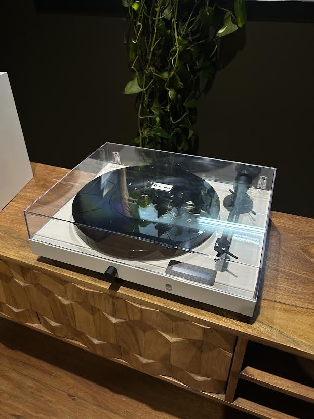 The White Cat Turntable PackAudio BundlesComboVinyl Revival