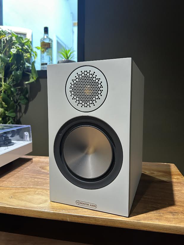 The White Cat Turntable PackAudio BundlesComboVinyl Revival
