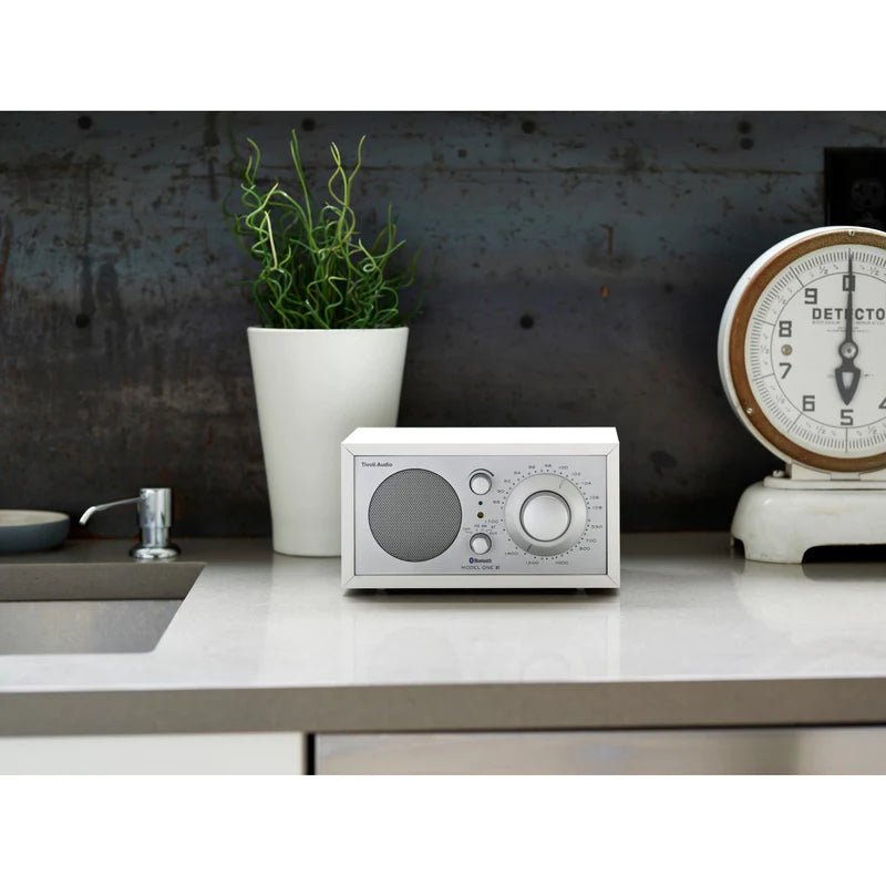 Tivoli Audio Model One BTRadiosTivoli AudioVinyl Revival